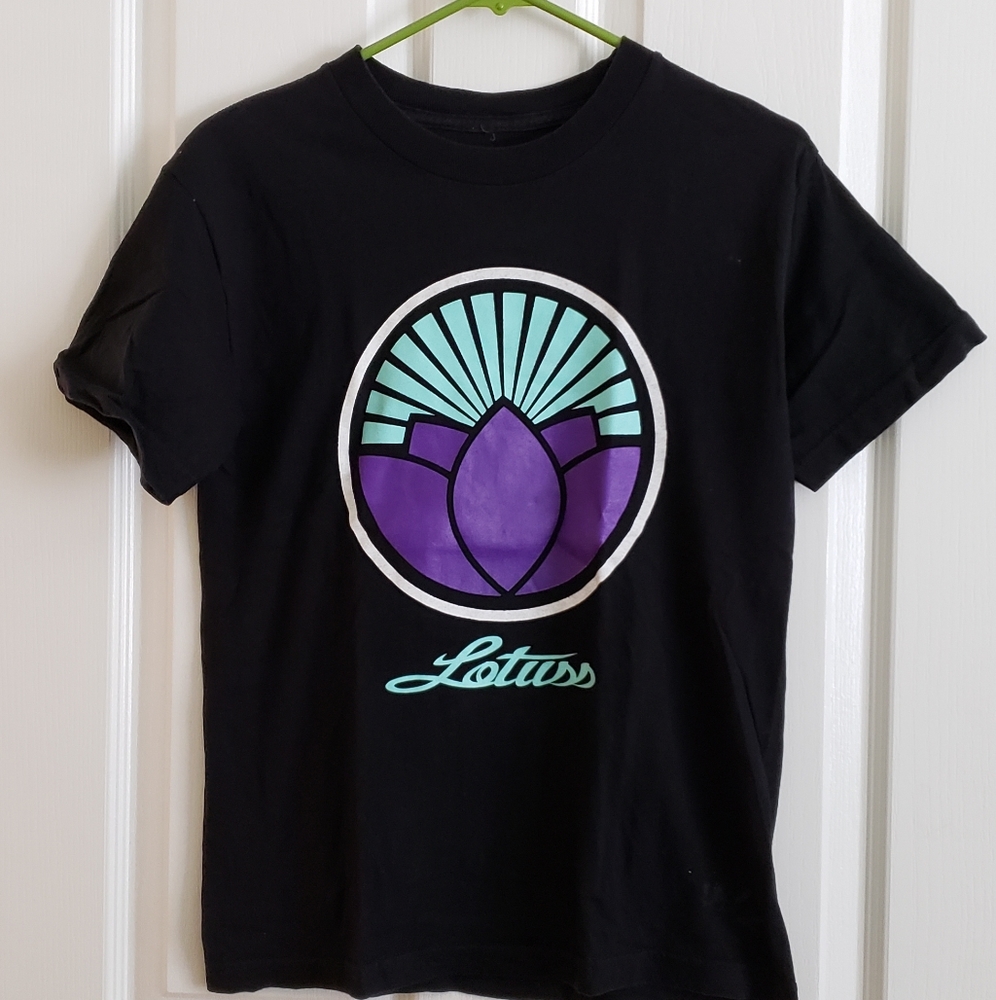 lotuss graphic tshirt